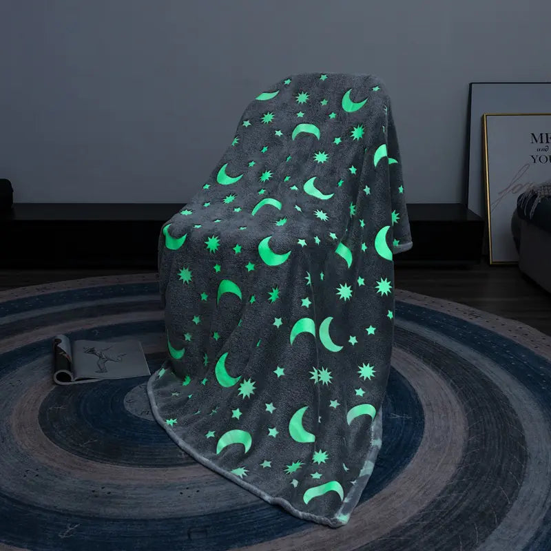 Reversible Glow-in-the-Dark Fleece Blanket for Kids